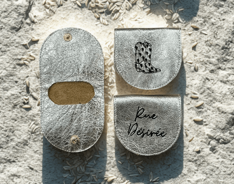 Porte-monnaie Fold-Purse en cuir argent brodé Santiag